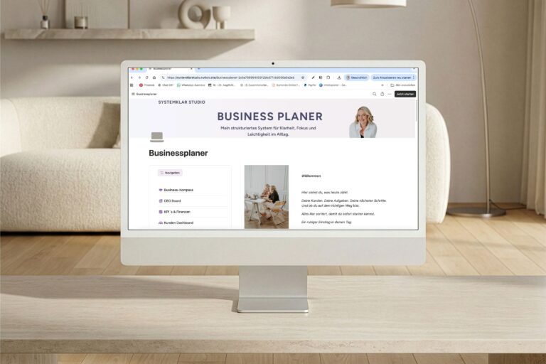 iMac mit geöffnetem Notion Businessplaner und Navigationsbereichen – Second Brain mit Notion für Solo-Selbstständige